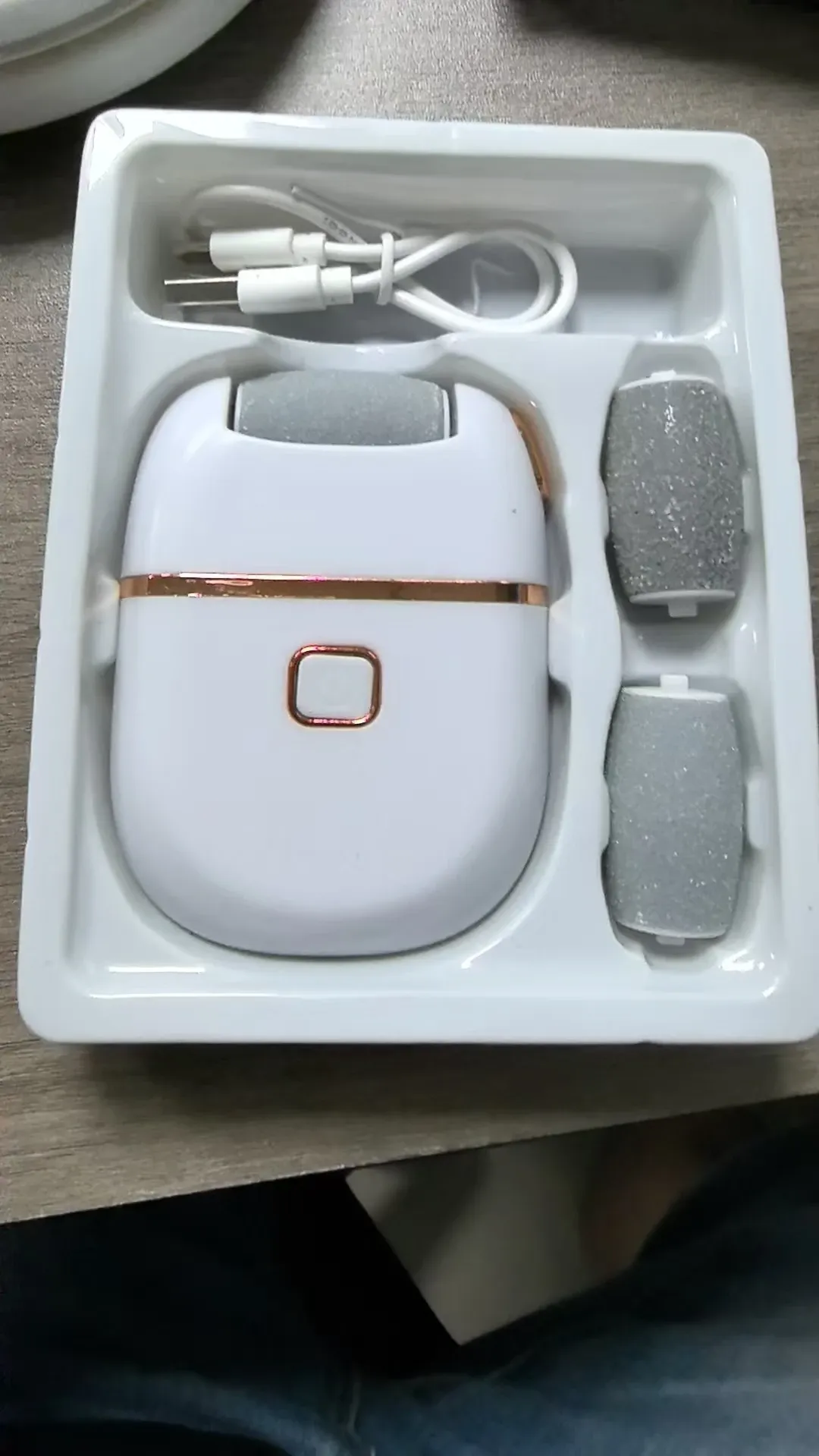 Nettoyeur électrique pour les pieds rechargeable et portable, éliminateur de callosités avec 2 têtes de ponçage à granulométries différentes, outil professionnel pour les soins des pieds 9