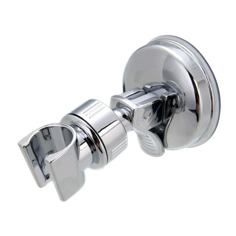 Pomme de douche orientée à différents angles grâce au support pivotant