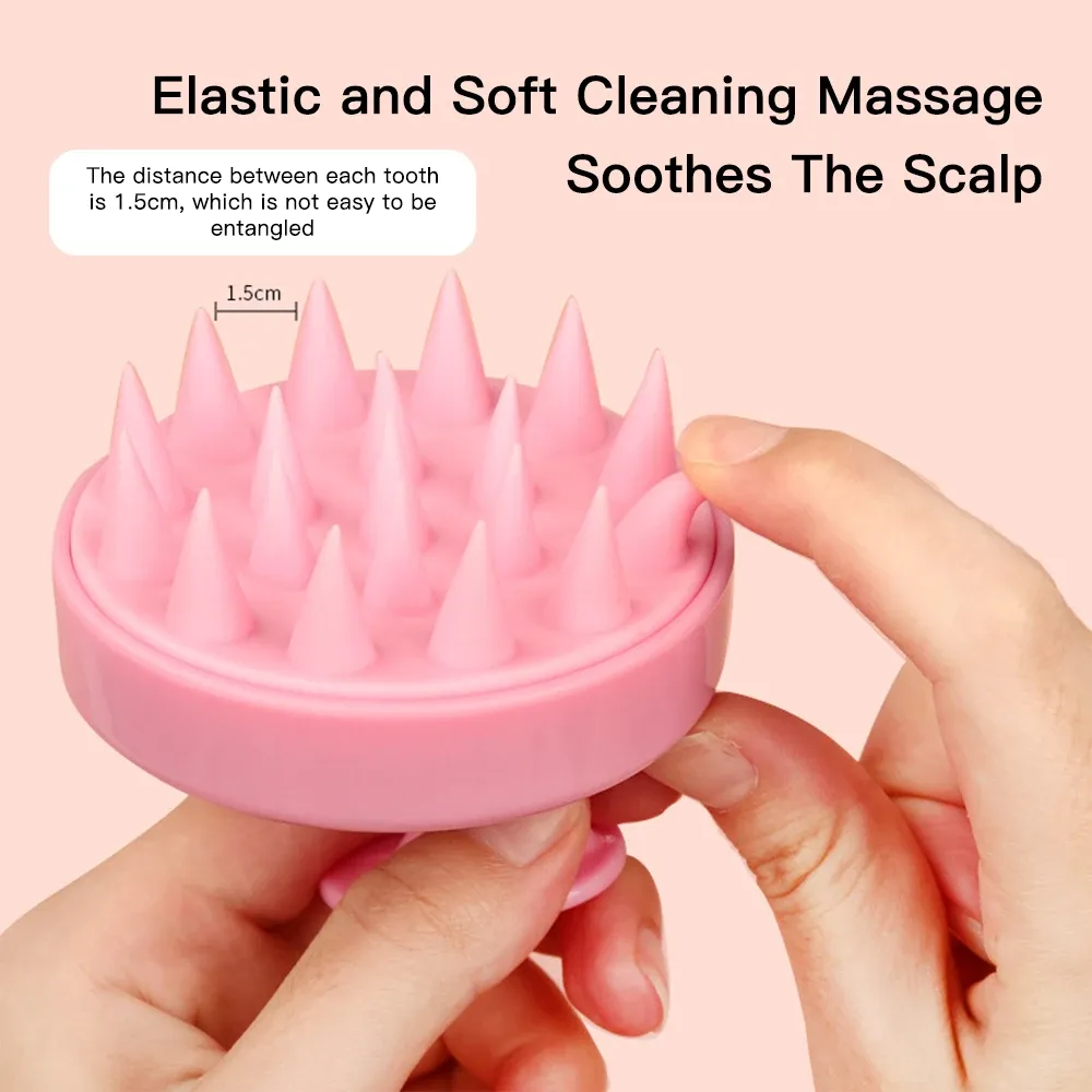 Peigne de massage capillaire en situation d'usage