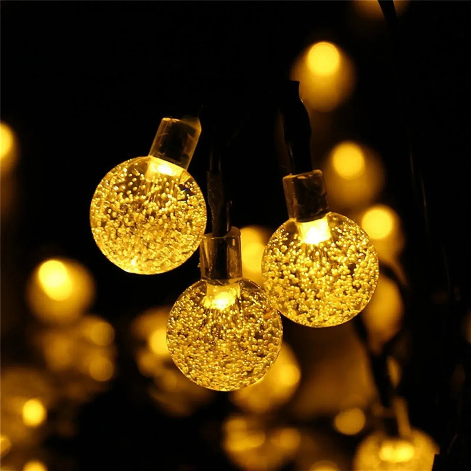 Guirlande boules à bulles solaires, installation en extérieur