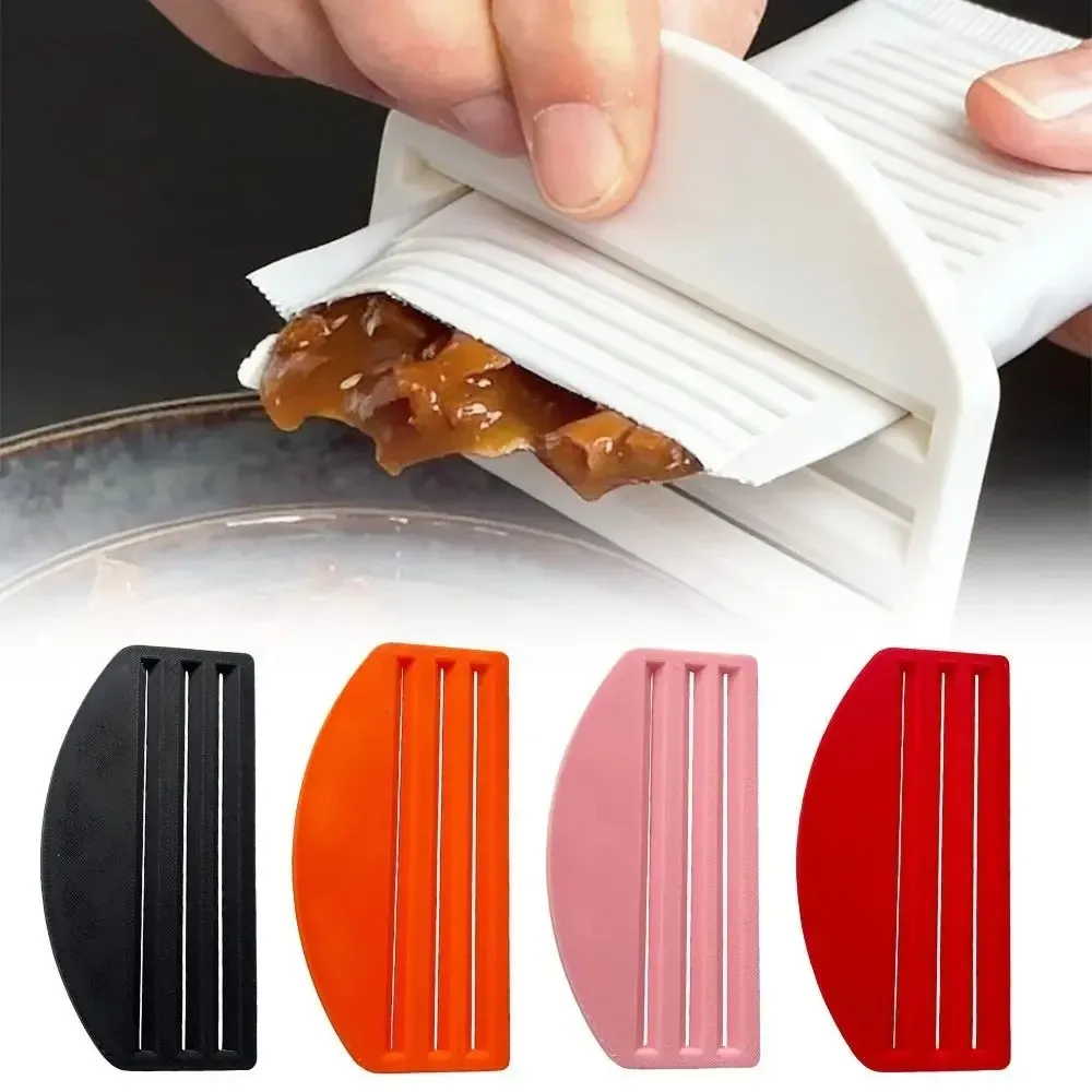 Distributeur de friandises multifonction portable pour chat, presse-tube à crème réutilisable manuel, distributeur de dentifrice 4