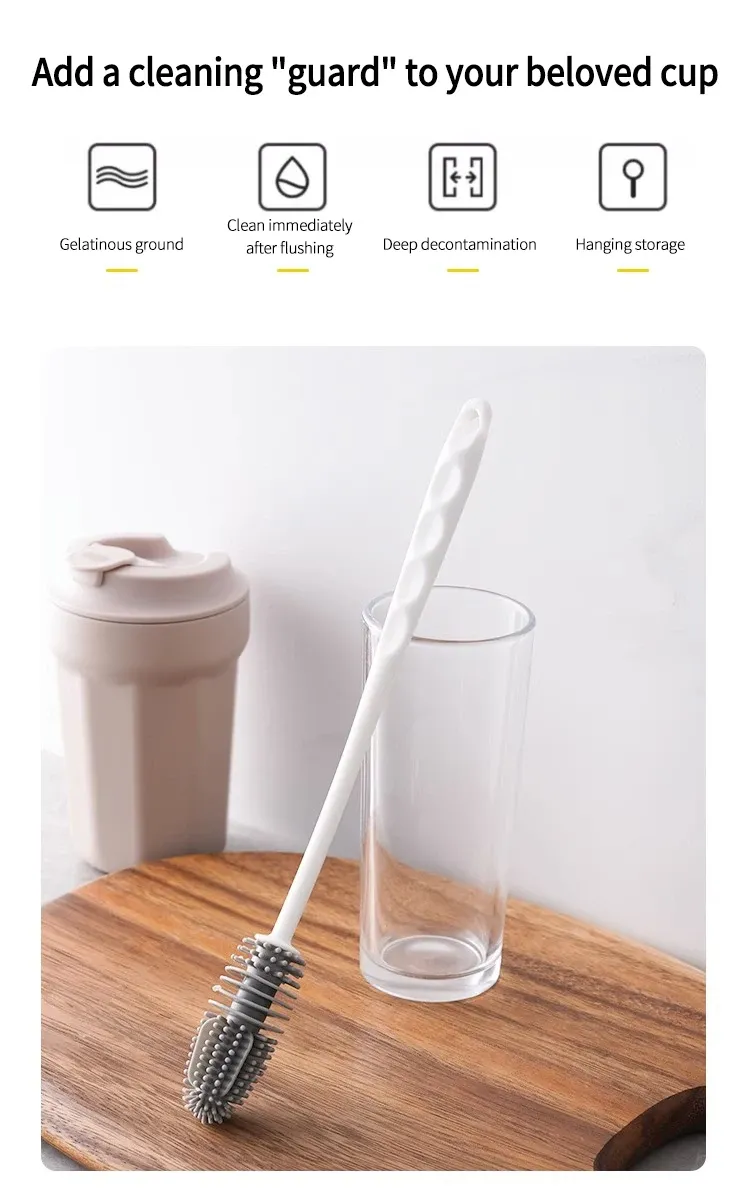Brosse à biberons en silicone en situation d'utilisation