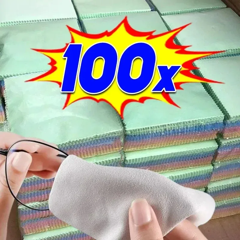 Nettoyage de lunettes avec chiffon microfibre