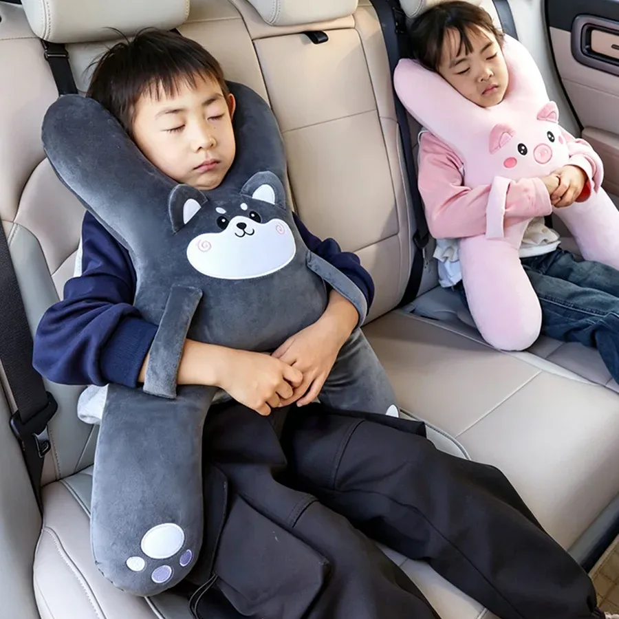 Coussin de nuque pour enfant installé sur siège auto