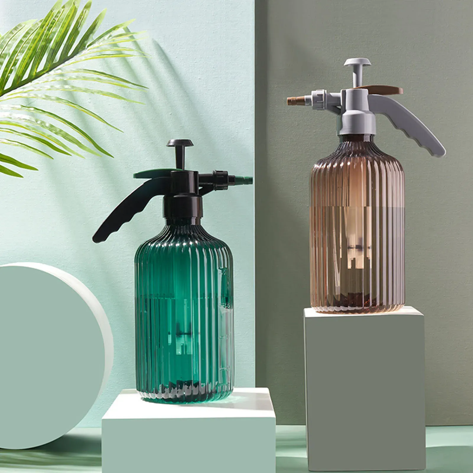 Pulvérisateur de jardin 2 L à buse réglable et brume fine, pour plantes d'intérieur, nettoyage et soin des animaux 2