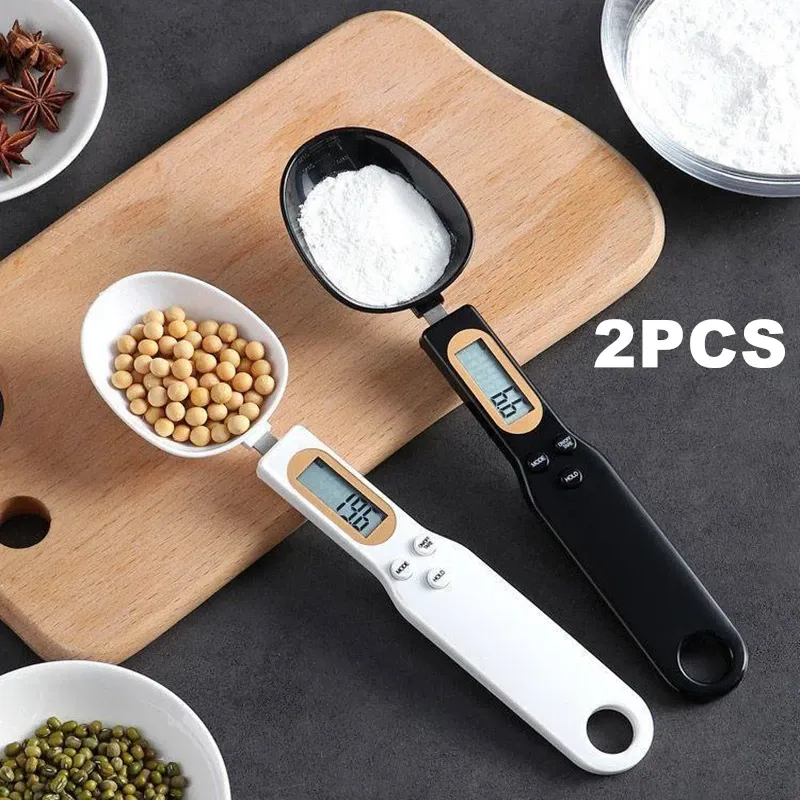 Balance de cuisine numérique électronique LCD, mini cuillère, balance alimentaire, cuisson, farine, lait, café en poudre, mesure du poids, 0.1-500g
Wait, that is already in French, and it's keyword-stuffed. Here is a cleaner version:
Balance de cuisine numérique LCD à cuillère, précision 0,1 g – capacité 500 g