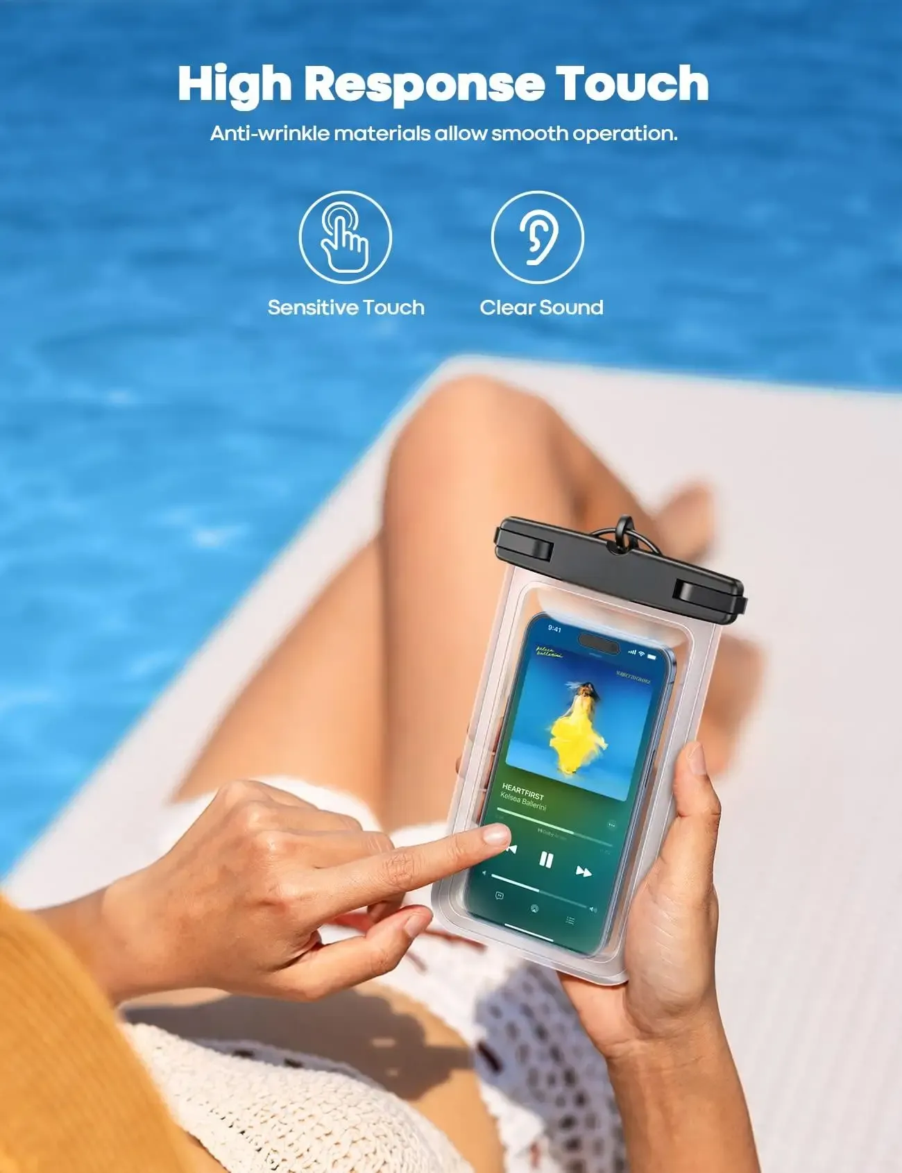 Étui étanche utilisé pendant une activité nautique