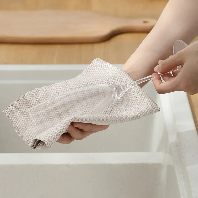 Chiffon en microfibre en situation d'utilisation