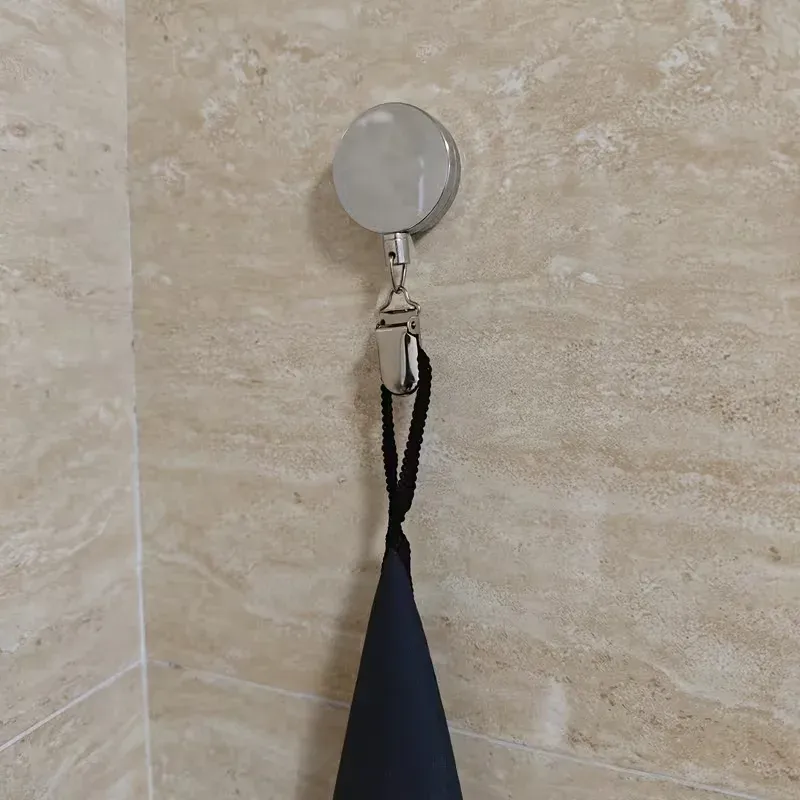 Porte-serviettes rétractable, finition soignée