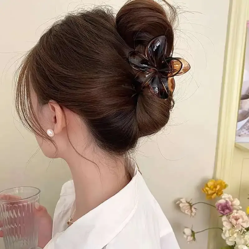 Pince à cheveux géométrique en métal, look du quotidien
