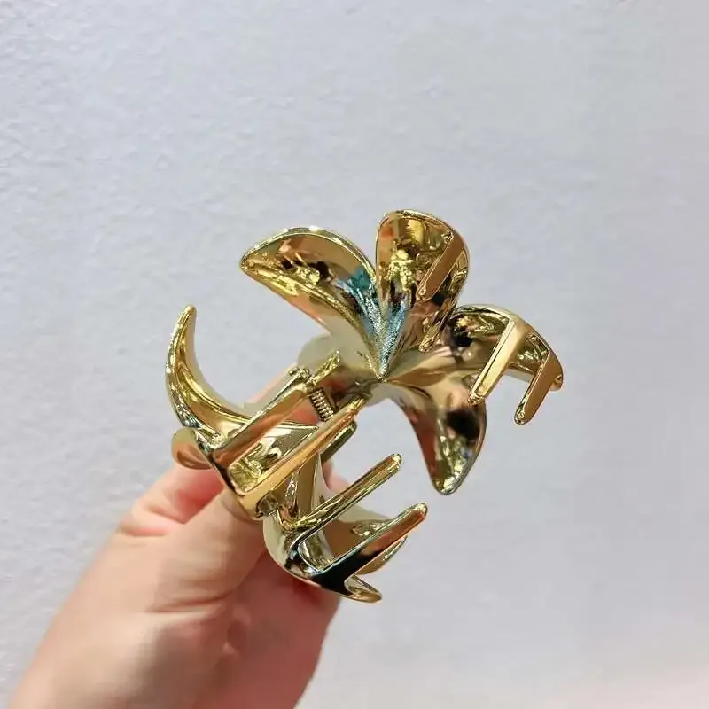 Pince à cheveux géométrique en métal, style moderne