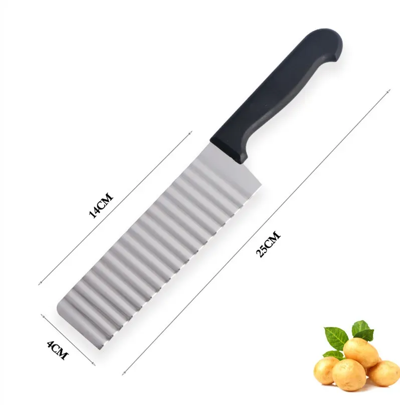 Coupe-frites ondulé dans un intérieur de cuisine