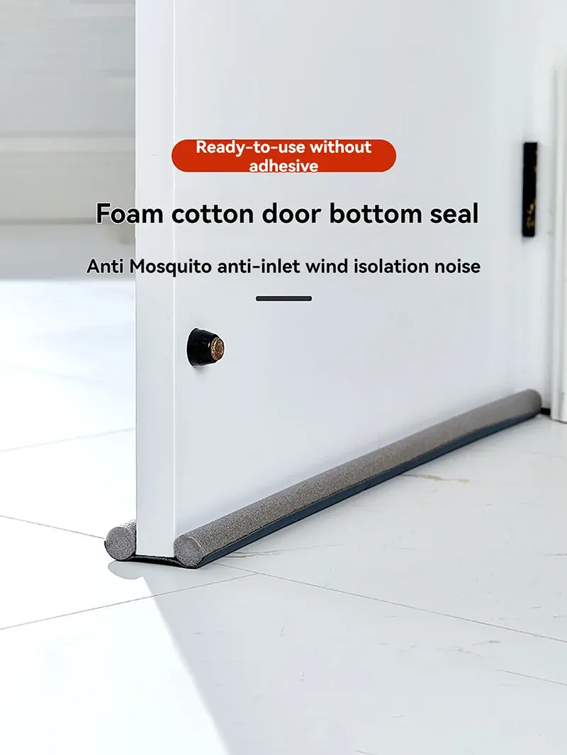 Bande d'étanchéité pour bas de porte, adaptation à la porte