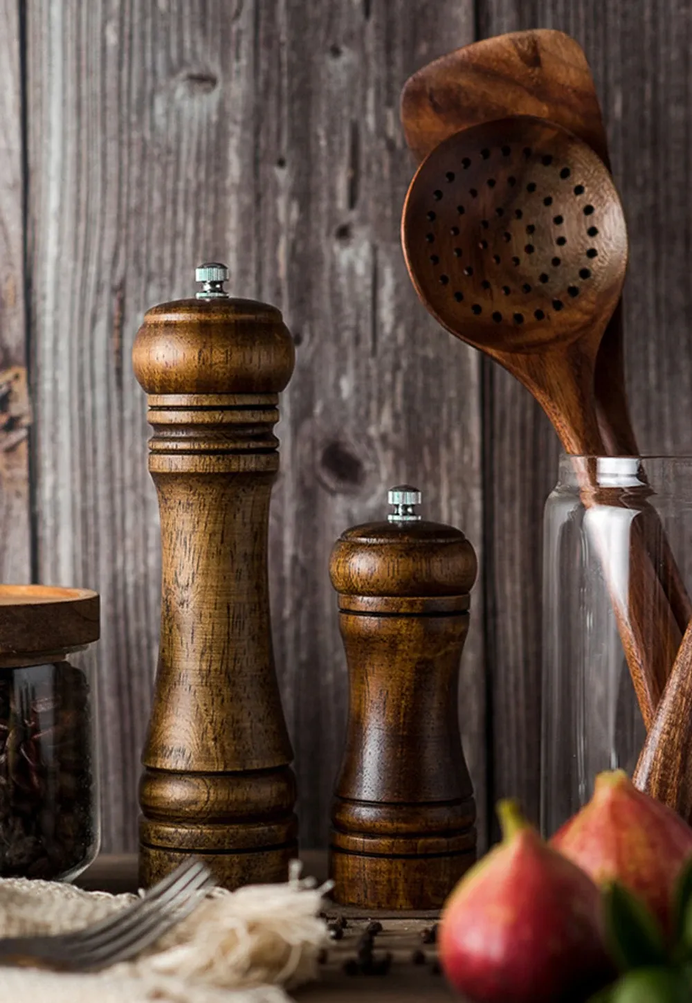 Moulins à sel et à poivre en bois au design vintage