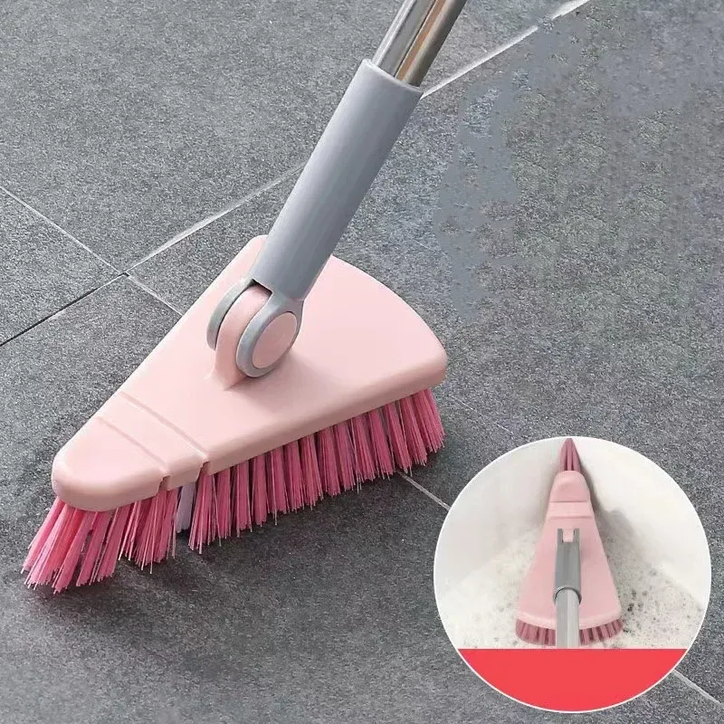 Brosse triangulaire dans un intérieur moderne
