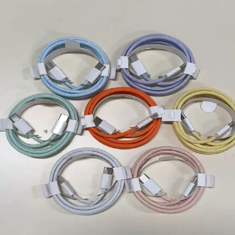 Câble USB-C tressé en situation d'utilisation quotidienne