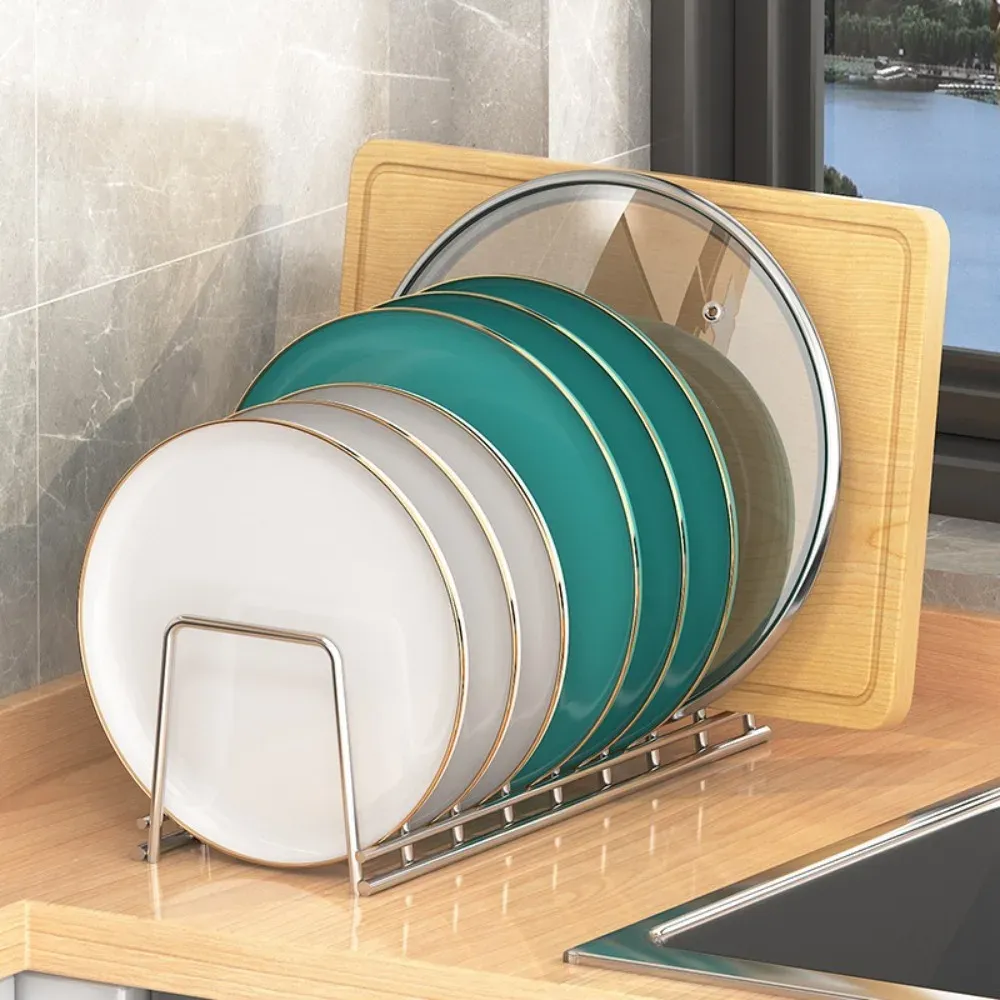 Égouttoir à vaisselle en acier inoxydable en situation de cuisine