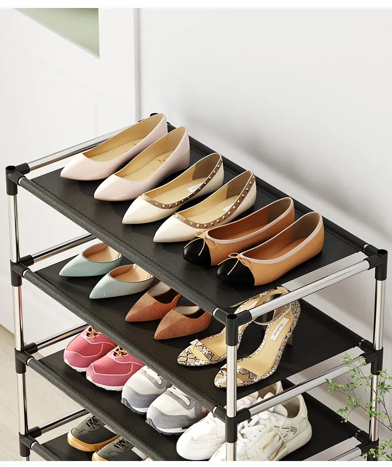 Porte-chaussures au design épuré dans un intérieur
