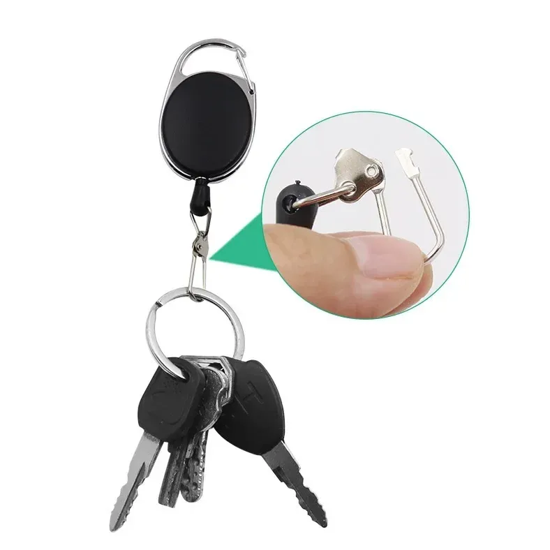 Porte-clés rétractable pendant une sortie