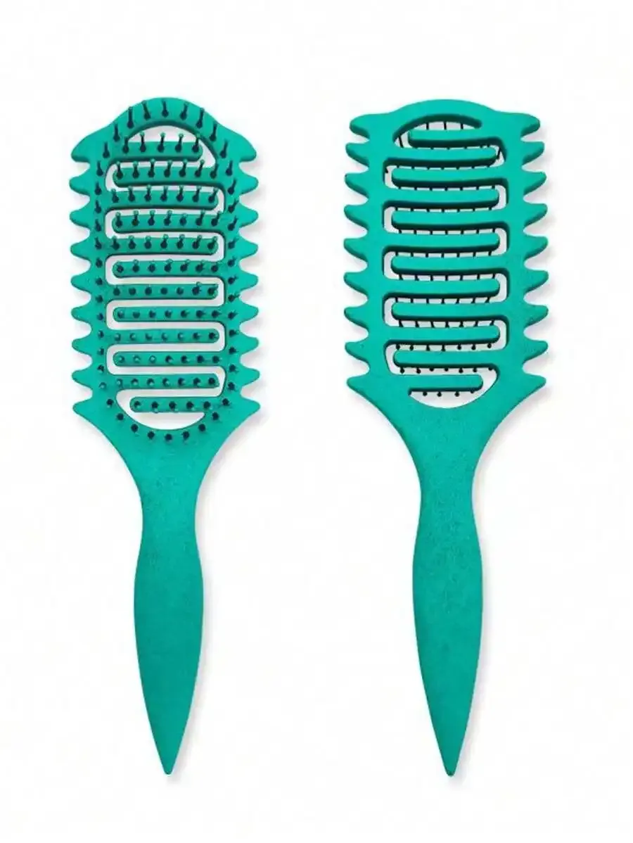 Démêlage des cheveux épais avec le peigne