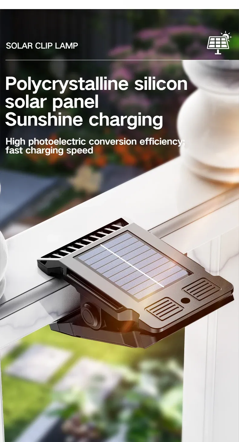 Lampe solaire installée sur une clôture