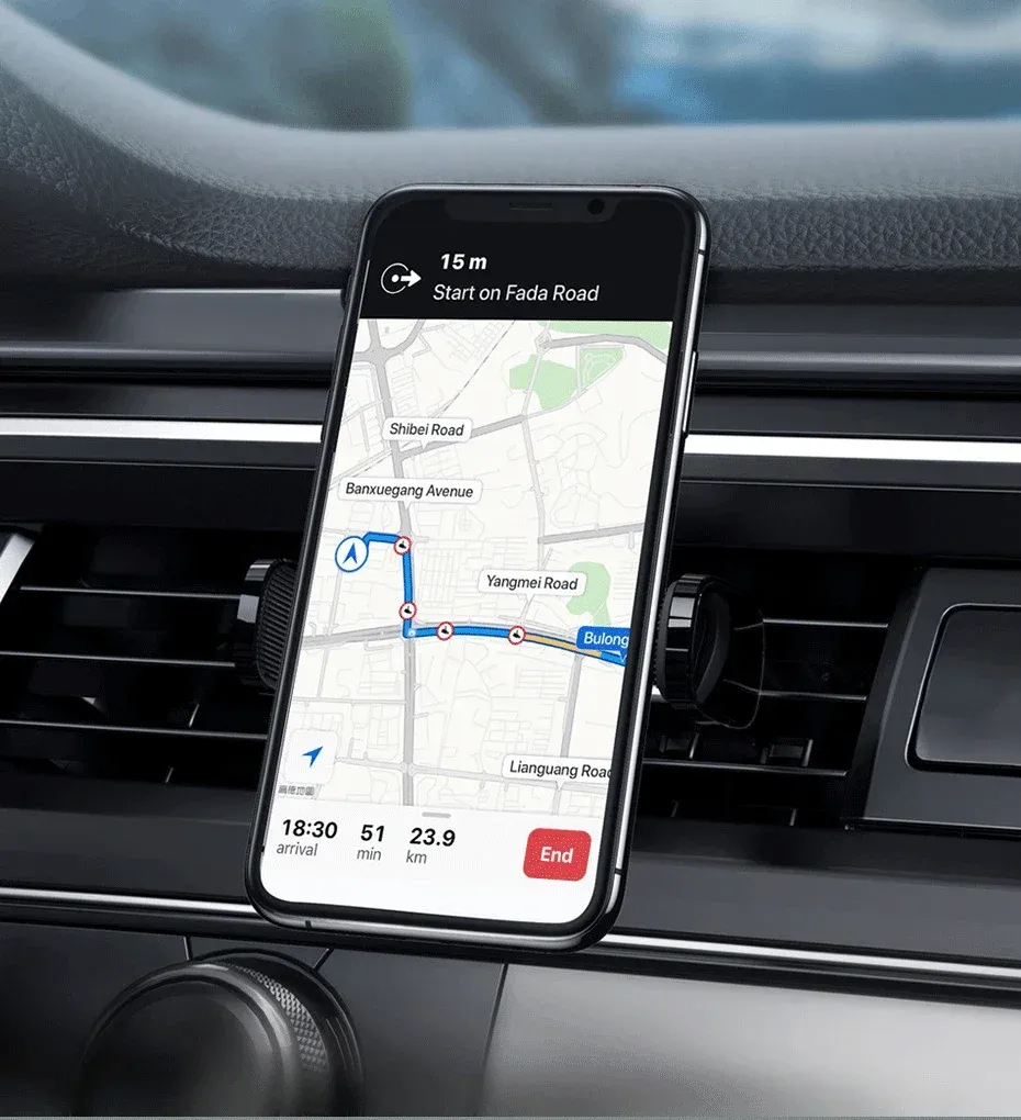 Support téléphone installé dans une voiture