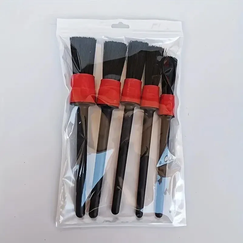 Ensemble de brosses de détailing automobile pour le nettoyage intérieur et extérieur : tableau de bord, jantes et grilles d'aération 2