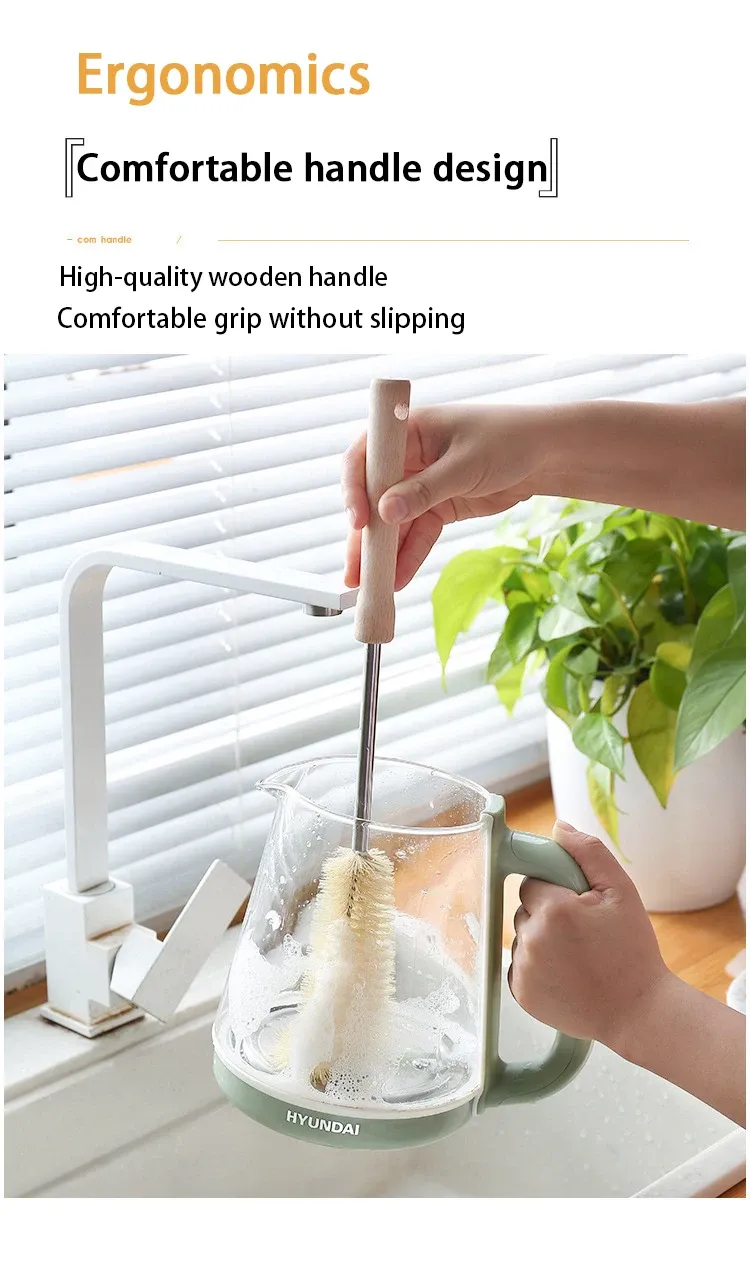 Nettoyage de bouteilles avec brosse à long manche
