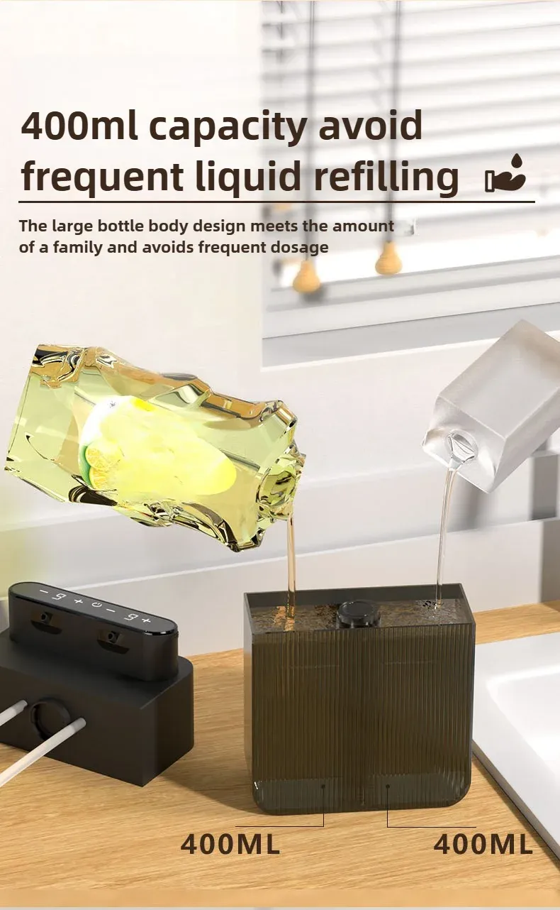 Distributeur de savon sans contact en cuisine