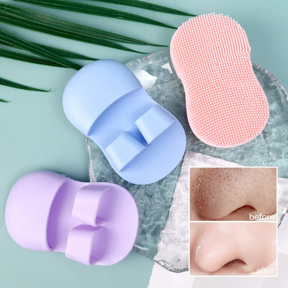 Brosse à récurer le visage en silicone, en situation