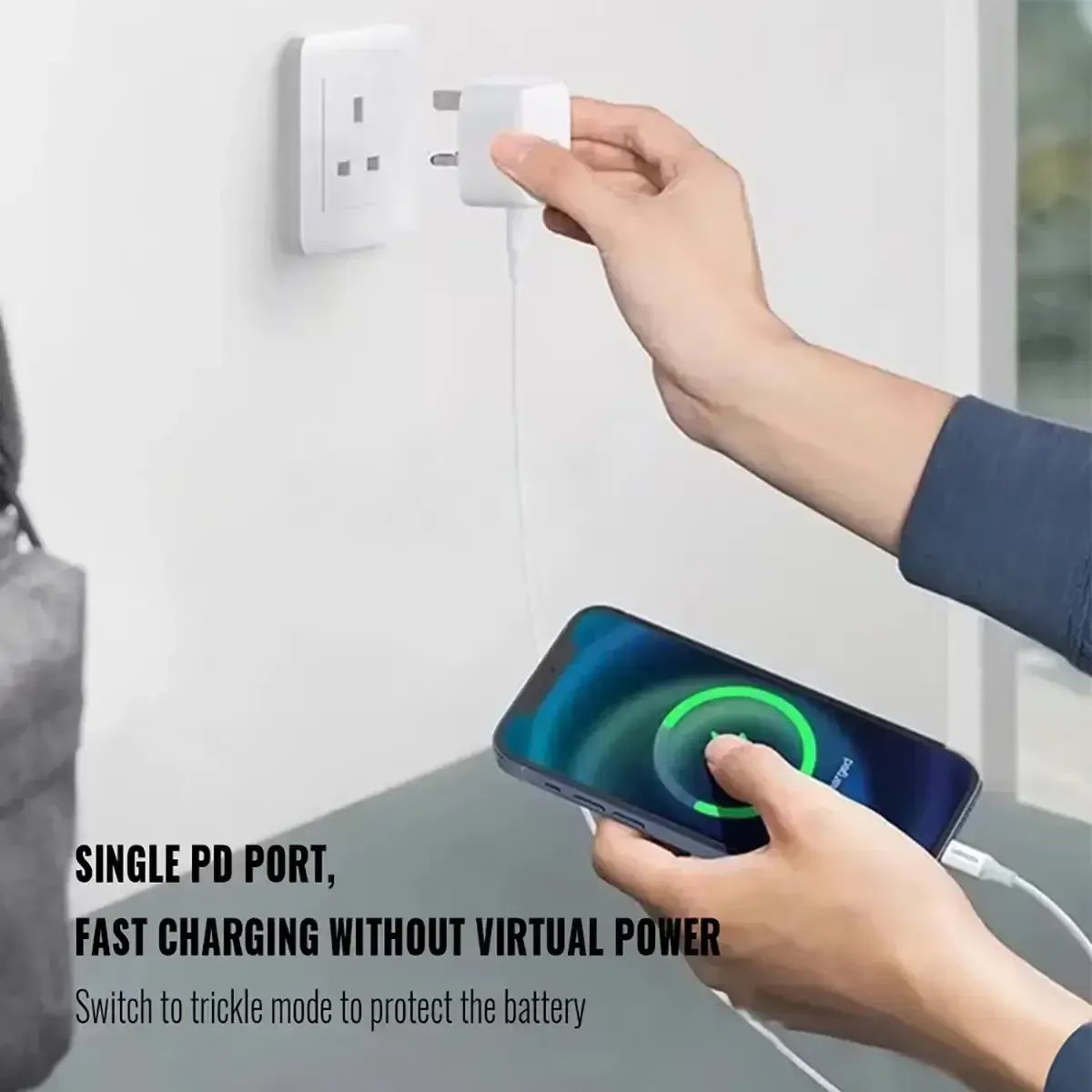 Chargeur de voyage compact