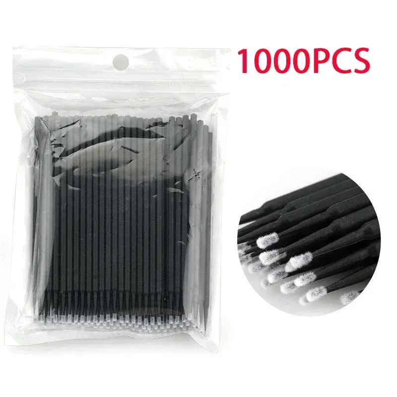 Brosse de nettoyage de cils, mise en situation