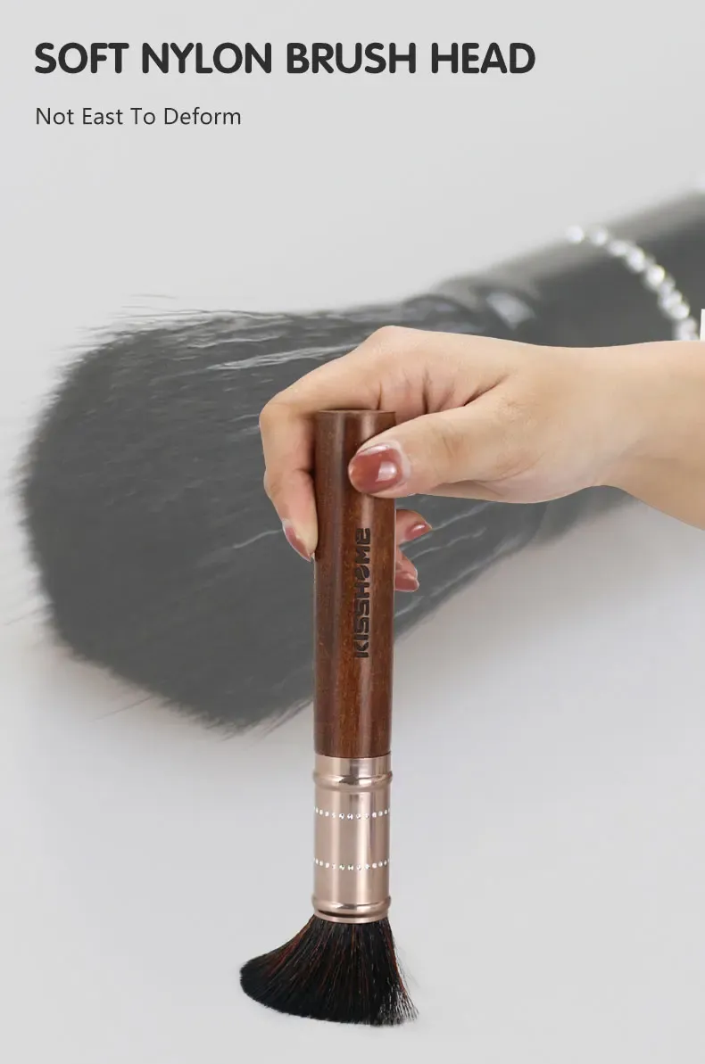 Détail de la brosse de nettoyage