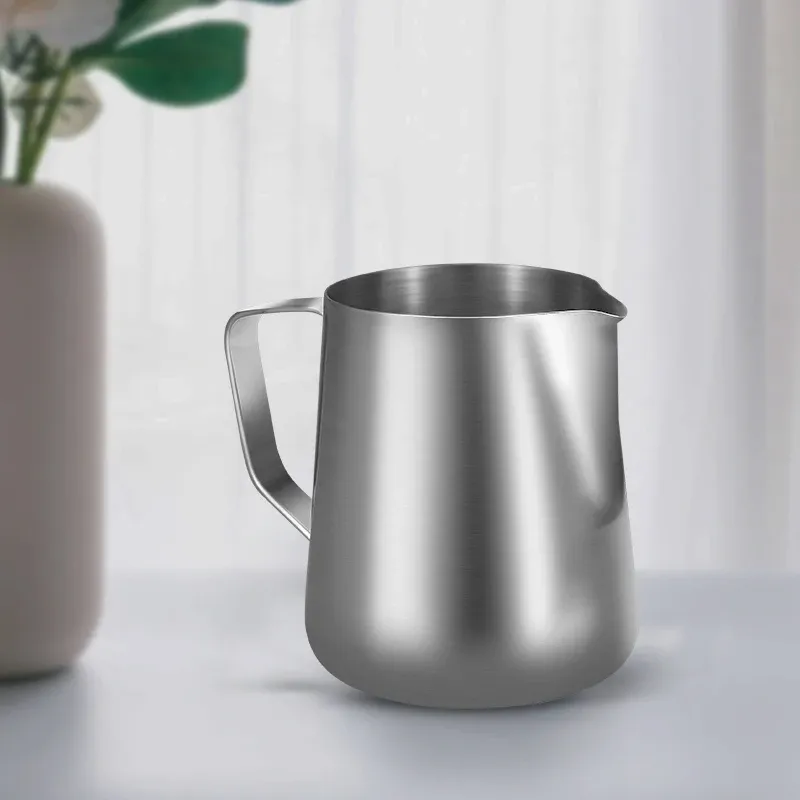Pichet à mousser le lait en acier inoxydable pour café expresso, cappuccino et latte 2