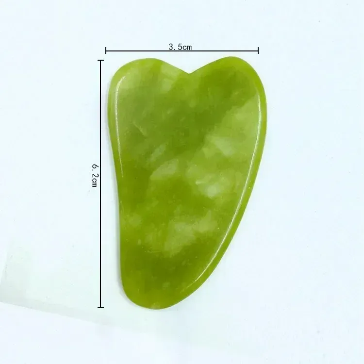 Massage du visage au jade naturel