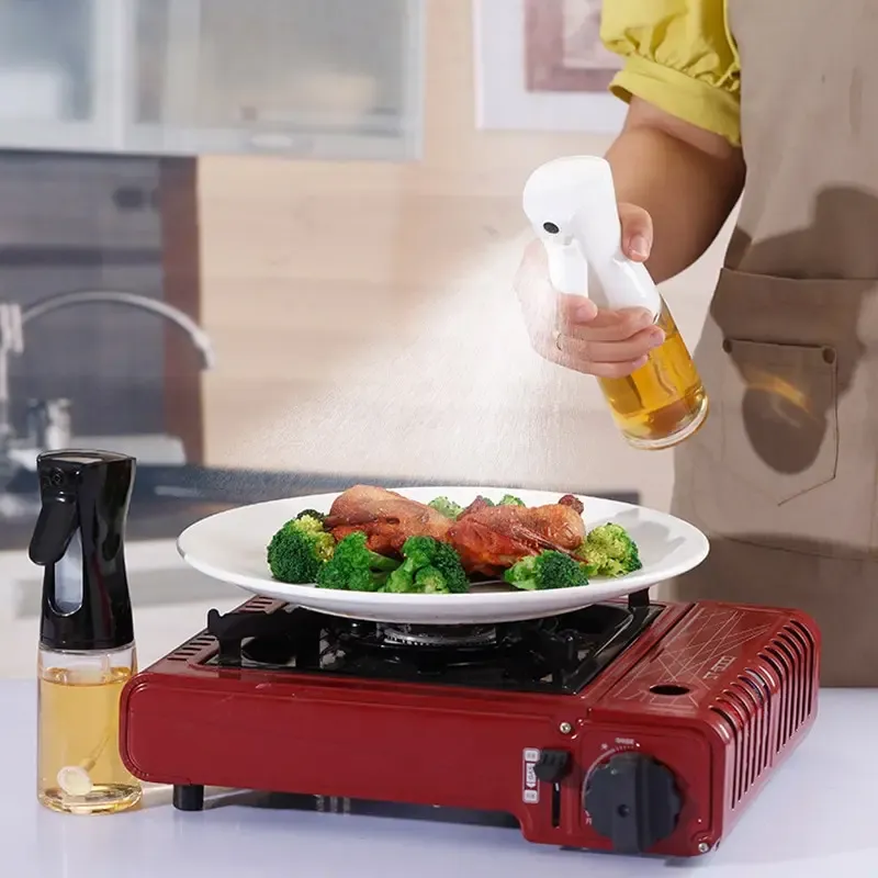 Bouteille de pulvérisation d'huile d'olive, usage au quotidien