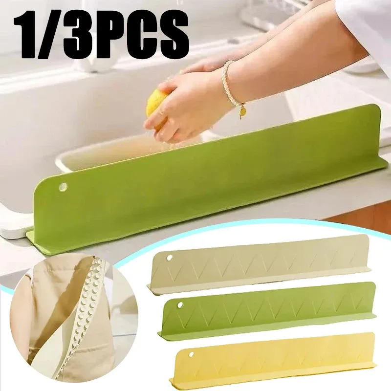 Le title is already in French, so the task is to clean it up into a concise, professional product name without spammy keywords.
Protège-éclaboussures d'évier en silicone avec ventouse, barrage d'eau antidérapant pour la vaisselle, lot de 1 à 2 pièces - Image 1