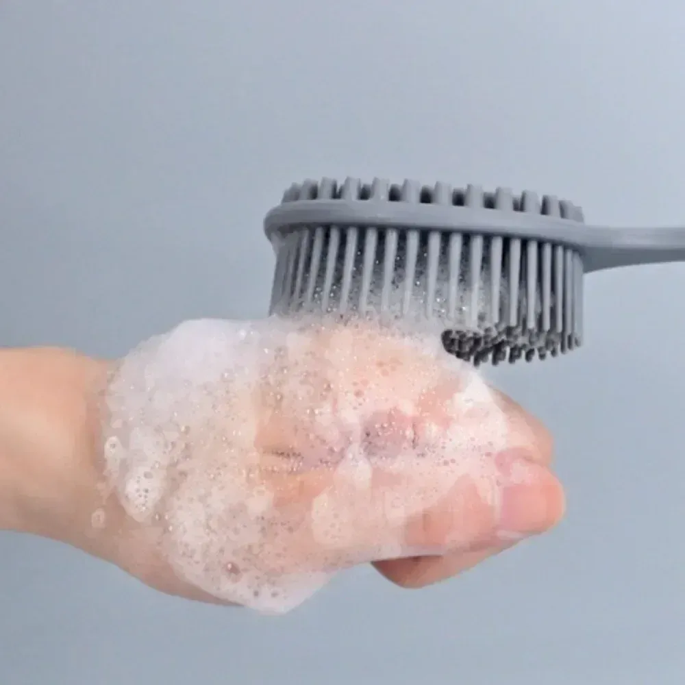 Brosse de massage corporelle en silicone à long manche, double face et exfoliante, pour le bain et la douche 5