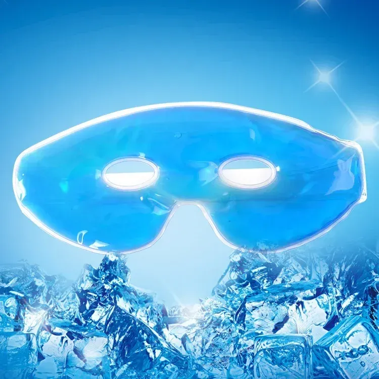 Masque oculaire en gel porté pour une pause détente
