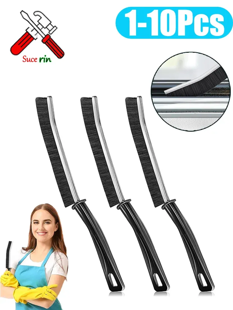 Brosse de nettoyage pour joints en situation d'utilisation