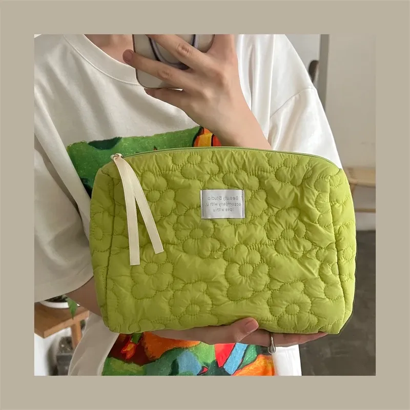 Pochette de toilette à motif floral