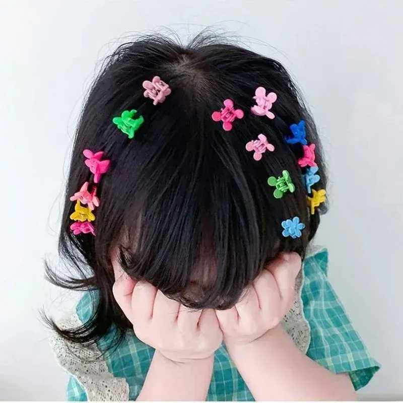 Détail des pinces à cheveux fantaisie