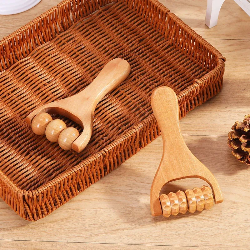Détail du masseur à rouleaux en bois