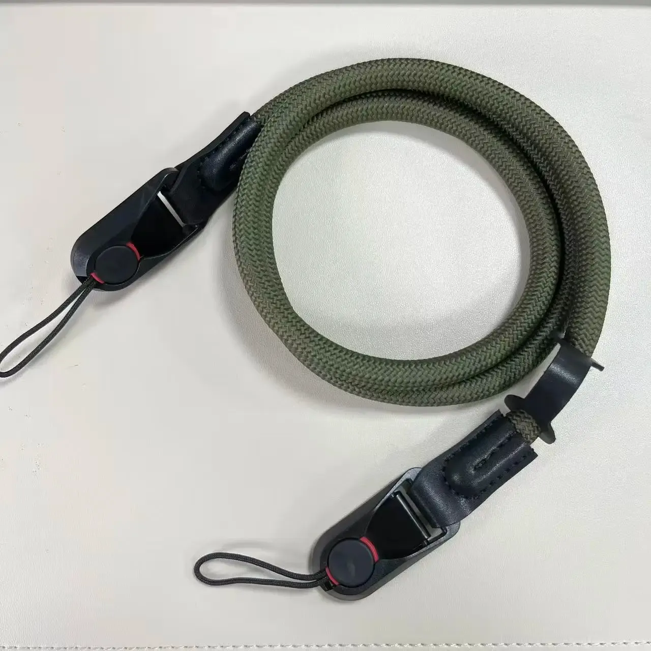 Sangle d'appareil photo réglable à dégagement rapide en polyamide durable, compatible DSLR et hybride (Nikon, Canon, Sony, Fujifilm) 3