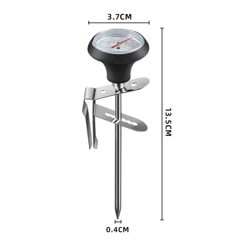 Sonde thermomètre en situation dans un pichet à lait