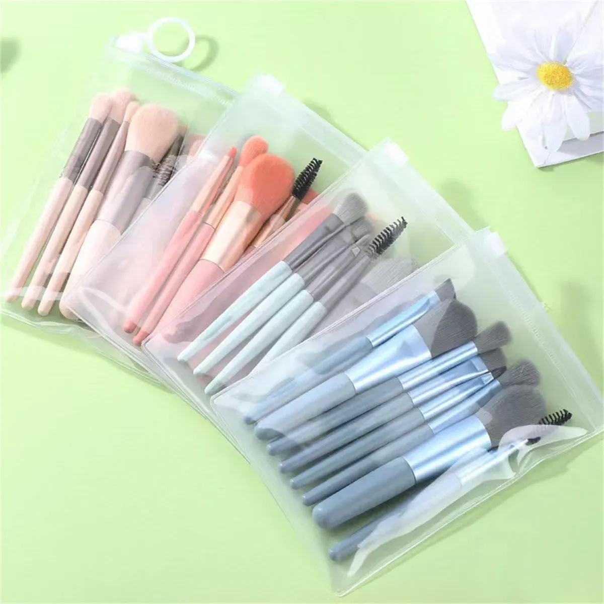 Ensemble de 8 pinceaux de maquillage doux et moelleux pour fond de teint, blush, poudre et fard à paupières