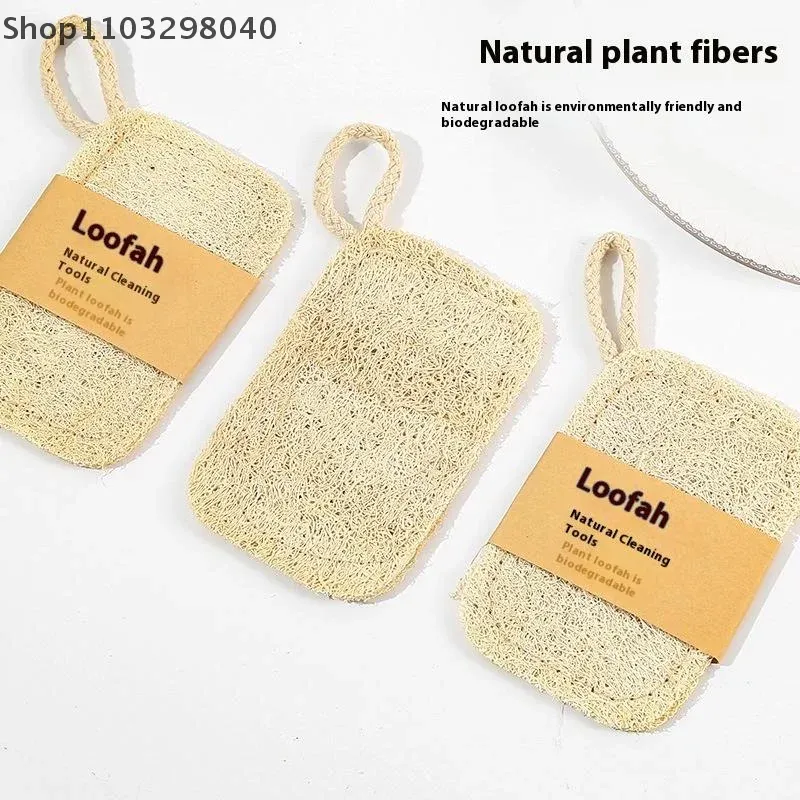 Éponges en luffa naturel en situation d'utilisation