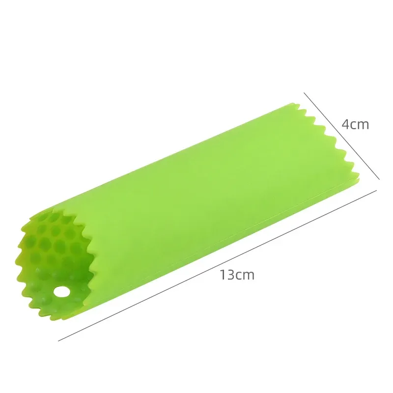Éplucheur d'ail en silicone, détail du tube