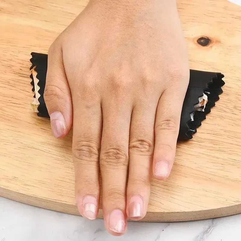 Éplucheur d'ail en silicone, présentation complète