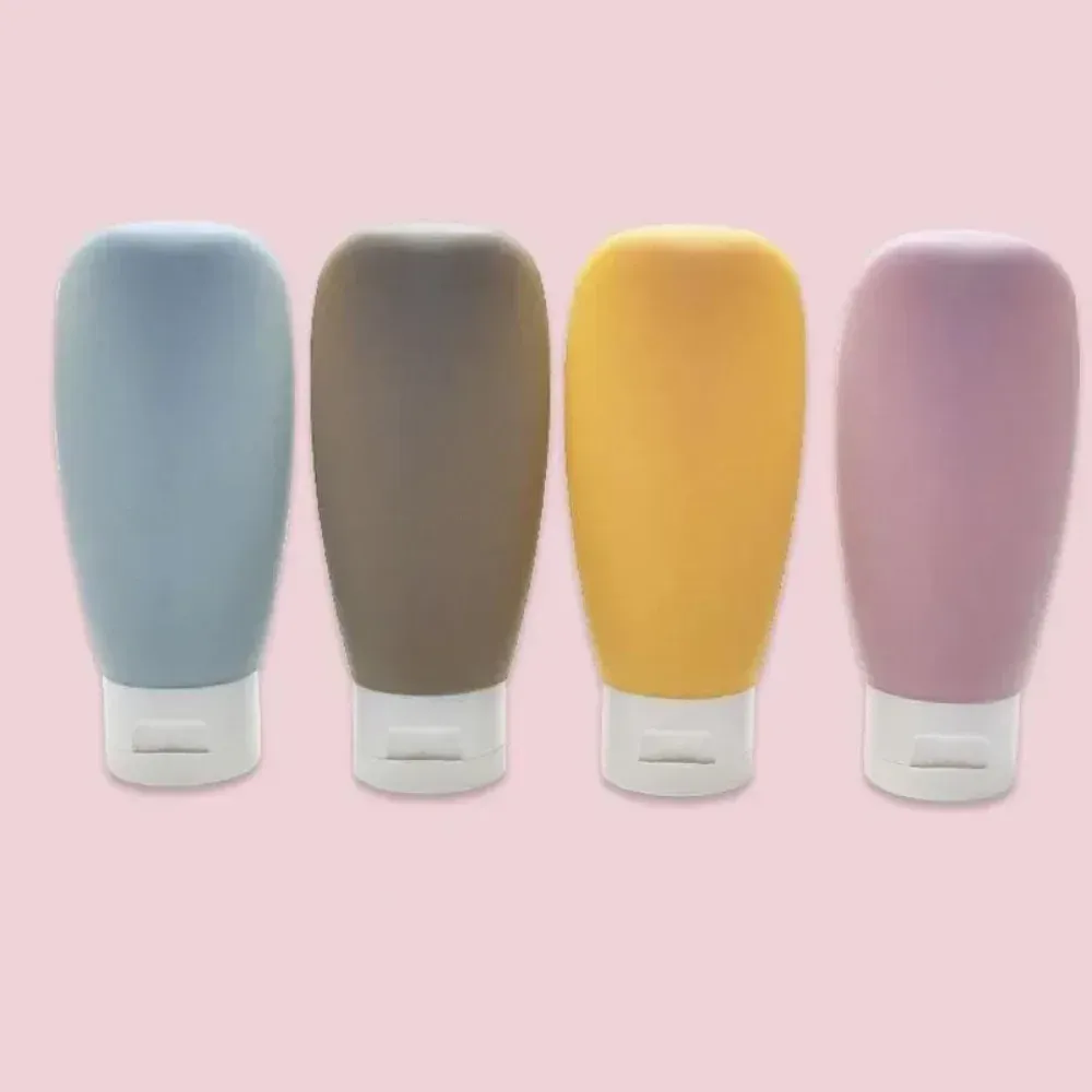 Bouteilles d'eau rechargeables vides, emballées dans des tubes en silicone souple 7